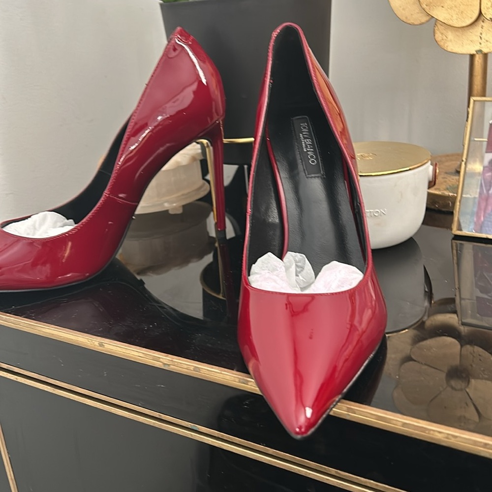 Burgundy pumps - Picture 7 of 11